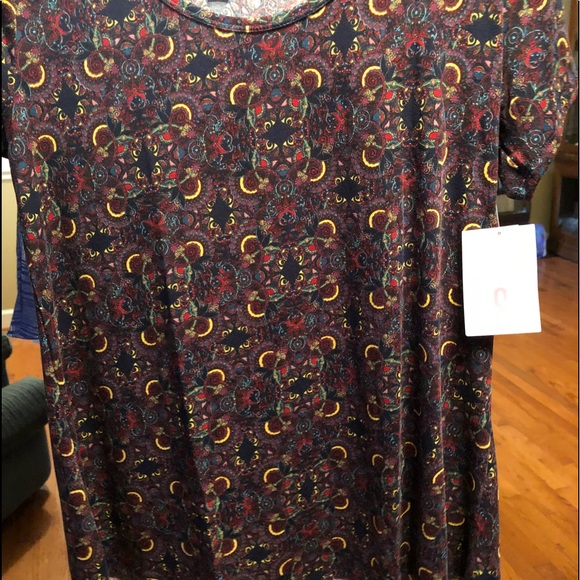 LuLaRoe Classic T - Picture 1 of 1
